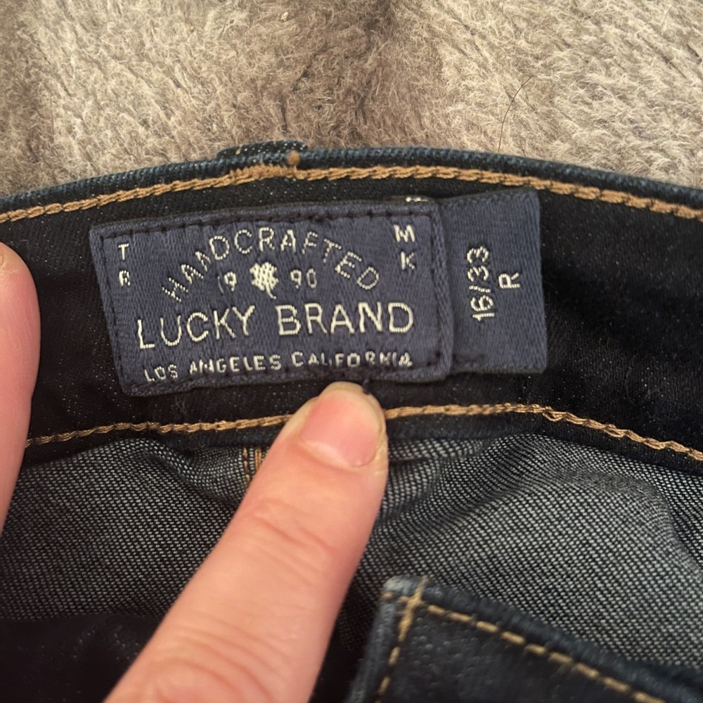 Lucky brand jeans. Size 16/33 dark wash Hayden straight leg. Worn once.